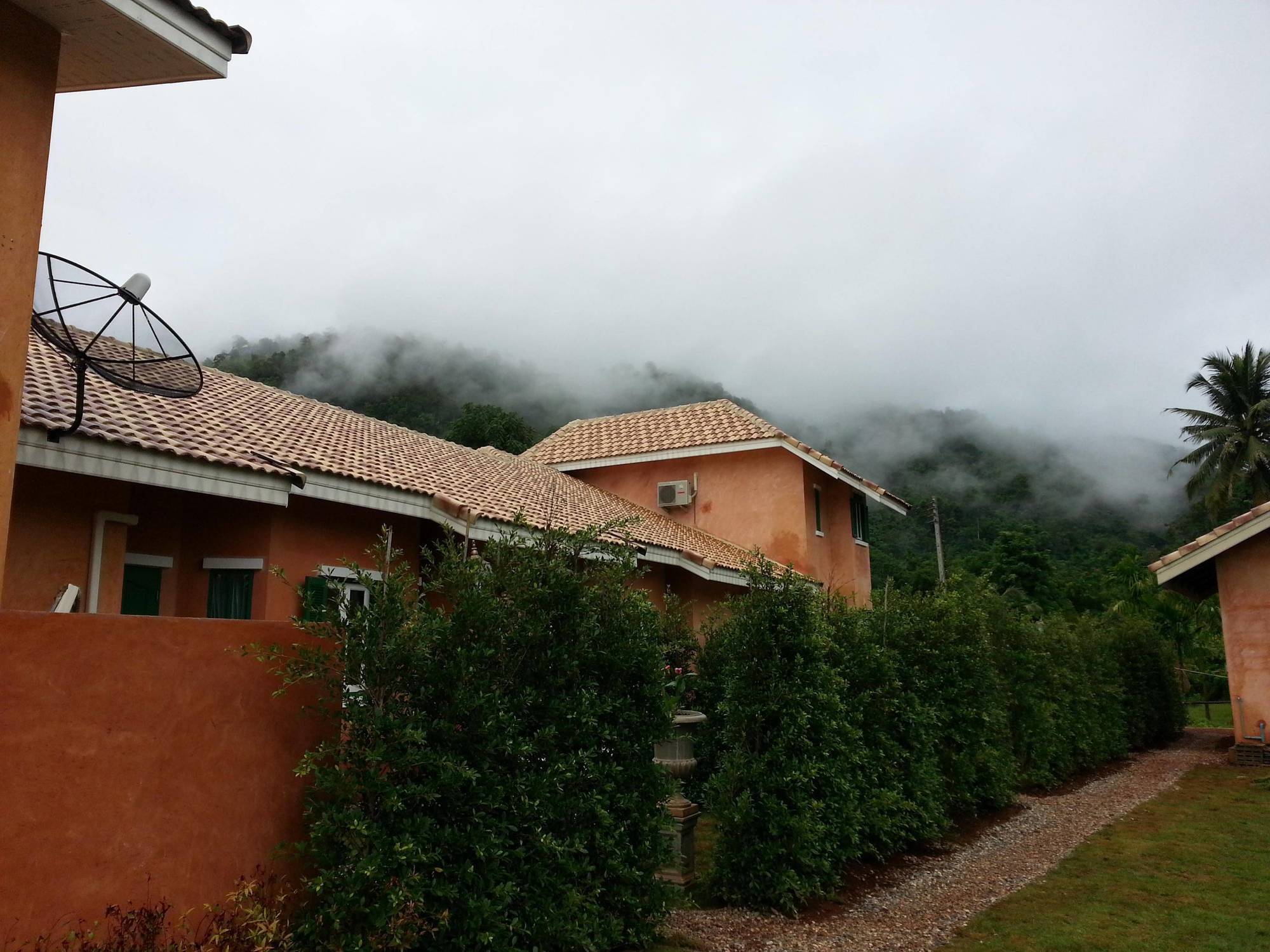 Cinque Terre Resort Thong Pha Phum Exterior foto